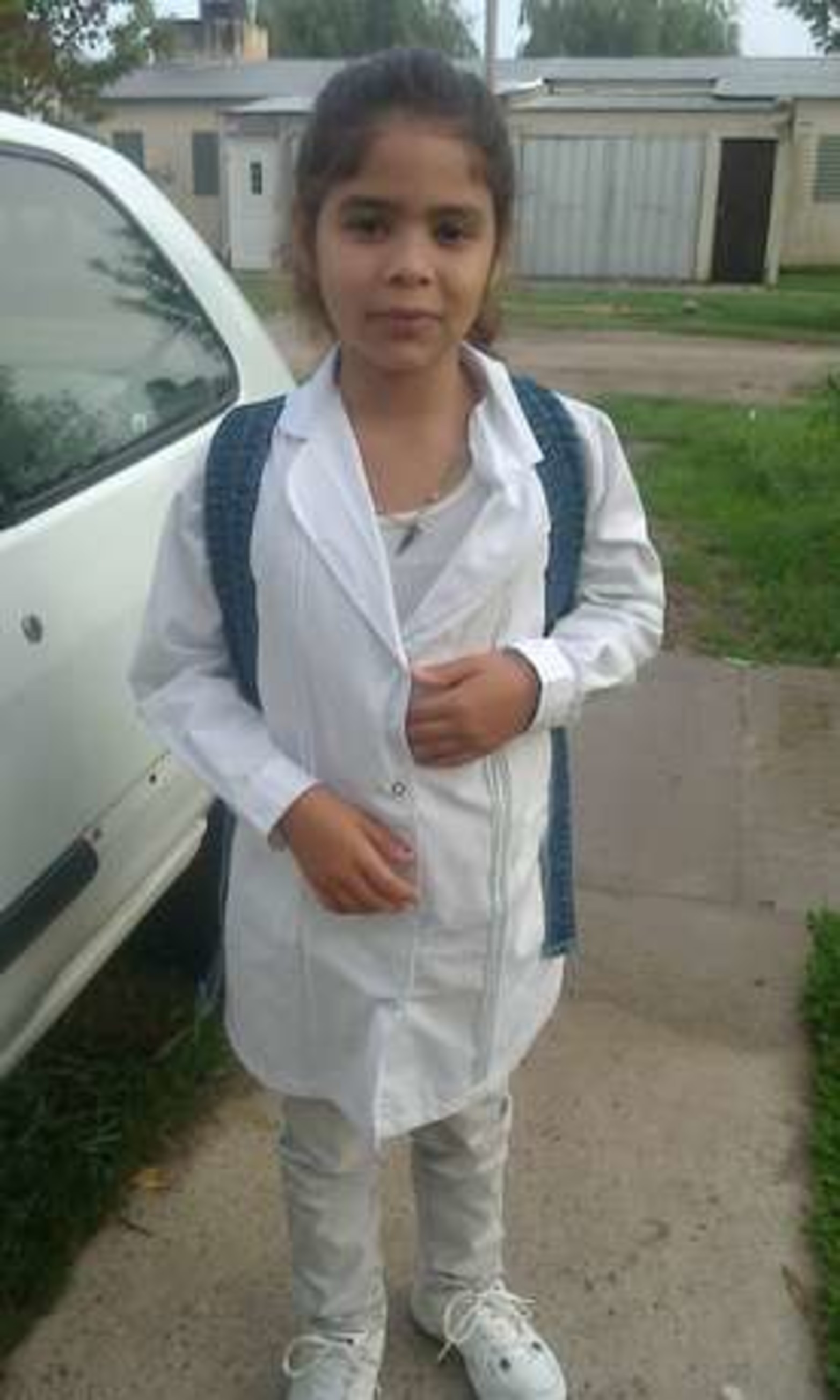 MILAGROS FLORES DE RECONQUISTA YENDO A SU PRIMER DIA DE CLASES DE 4to GRADO