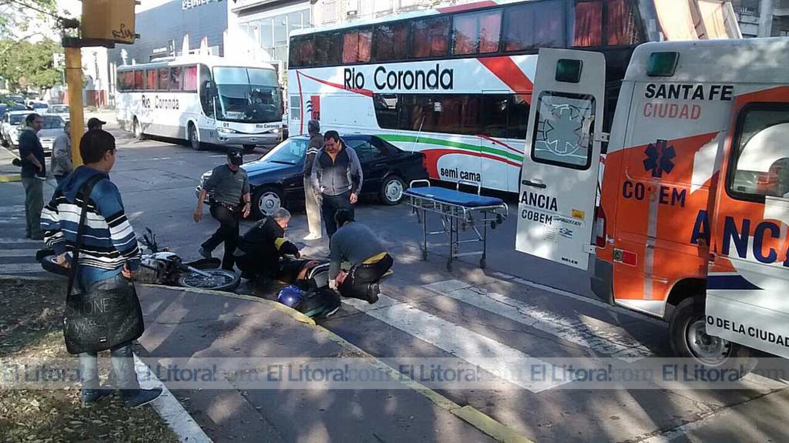 Motociclista con politraumatismos luego de un choque en Eva Perón y Belgrano.