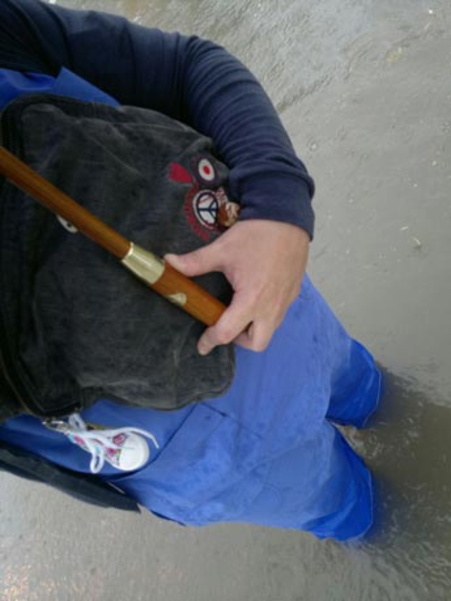 Desde Facundo caminando con el agua pasando las rodillas.