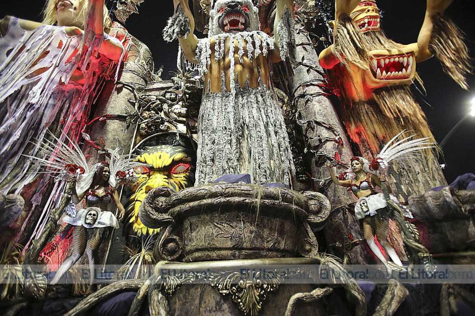 La fiesta en el sambódromo de San Pablo