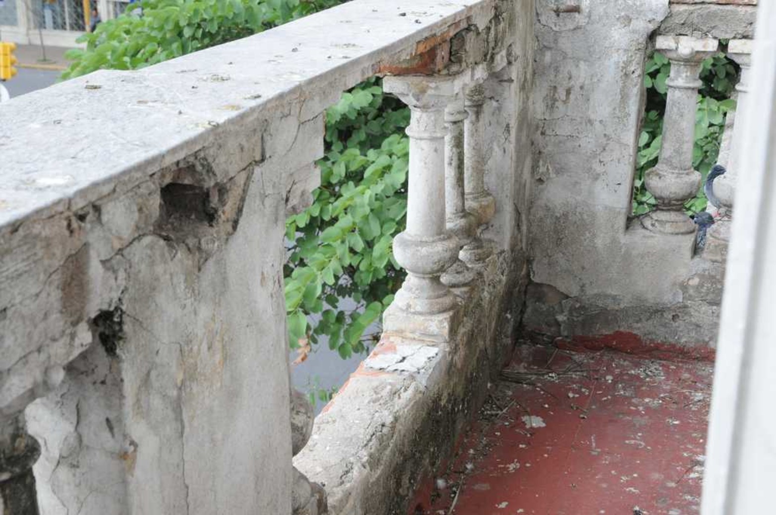 Recorrida por la escuela Bustos. Esperan que lleguen las refacciones