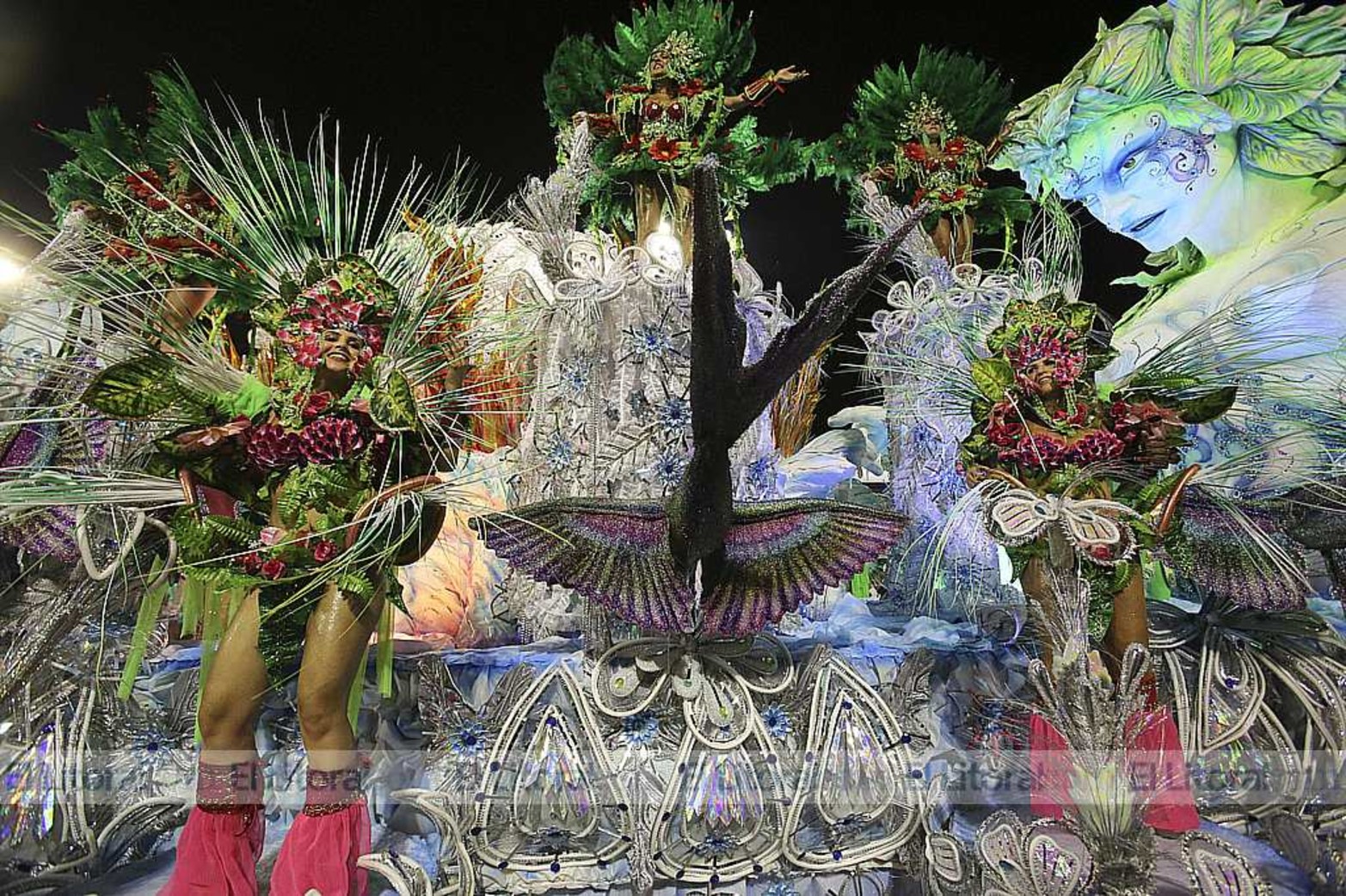 La fiesta en el sambódromo de San Pablo