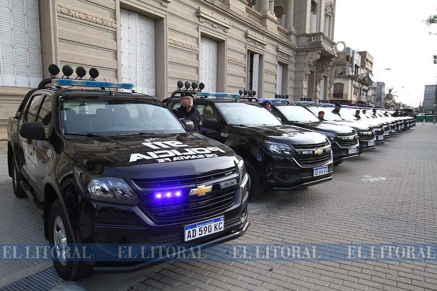 Entregaron patrulleros y motos para la URI