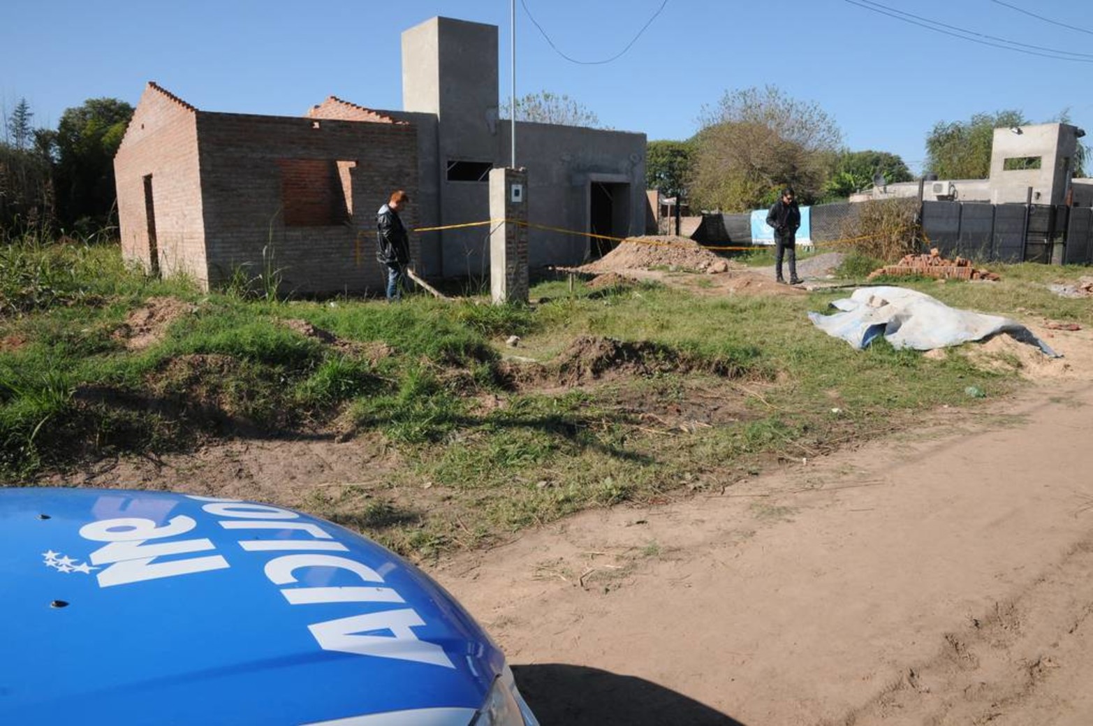 Escena del crimen. El asesinato se cometió dentro de una obra en calle Monteagudo al 4800 de Santo Tomé.