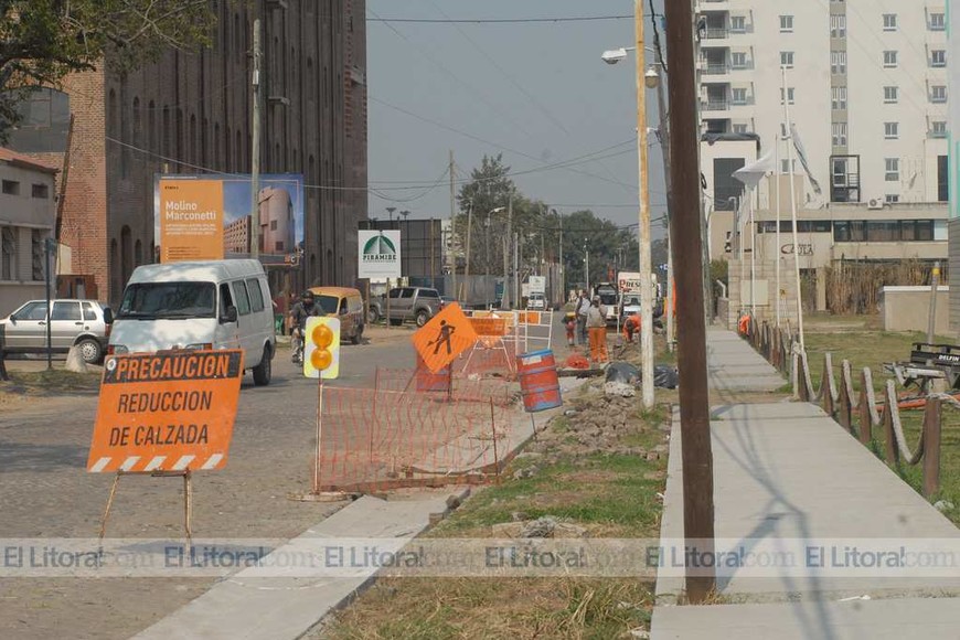 Avanza pavimentación de la calle del diqueII del puerto