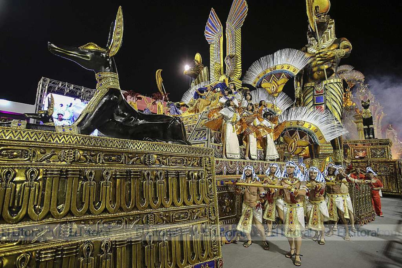 La fiesta en el sambódromo de San Pablo