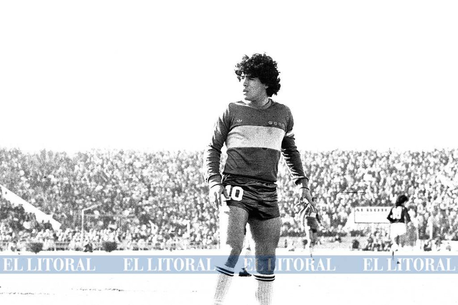 Año 1981. Diego con Boca en aquel recordado partido con Colón