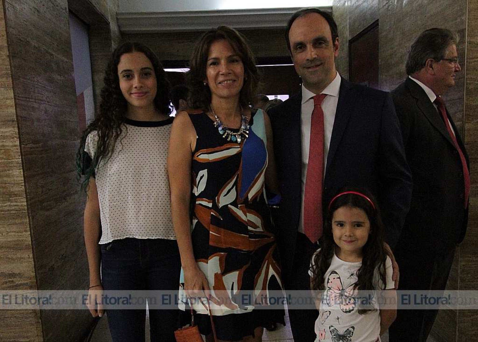 El intendente junto a su familia camino al Concejo Deliberante