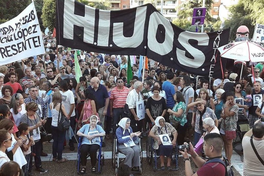 Santa Fe marchó para pedir "Nunca más"