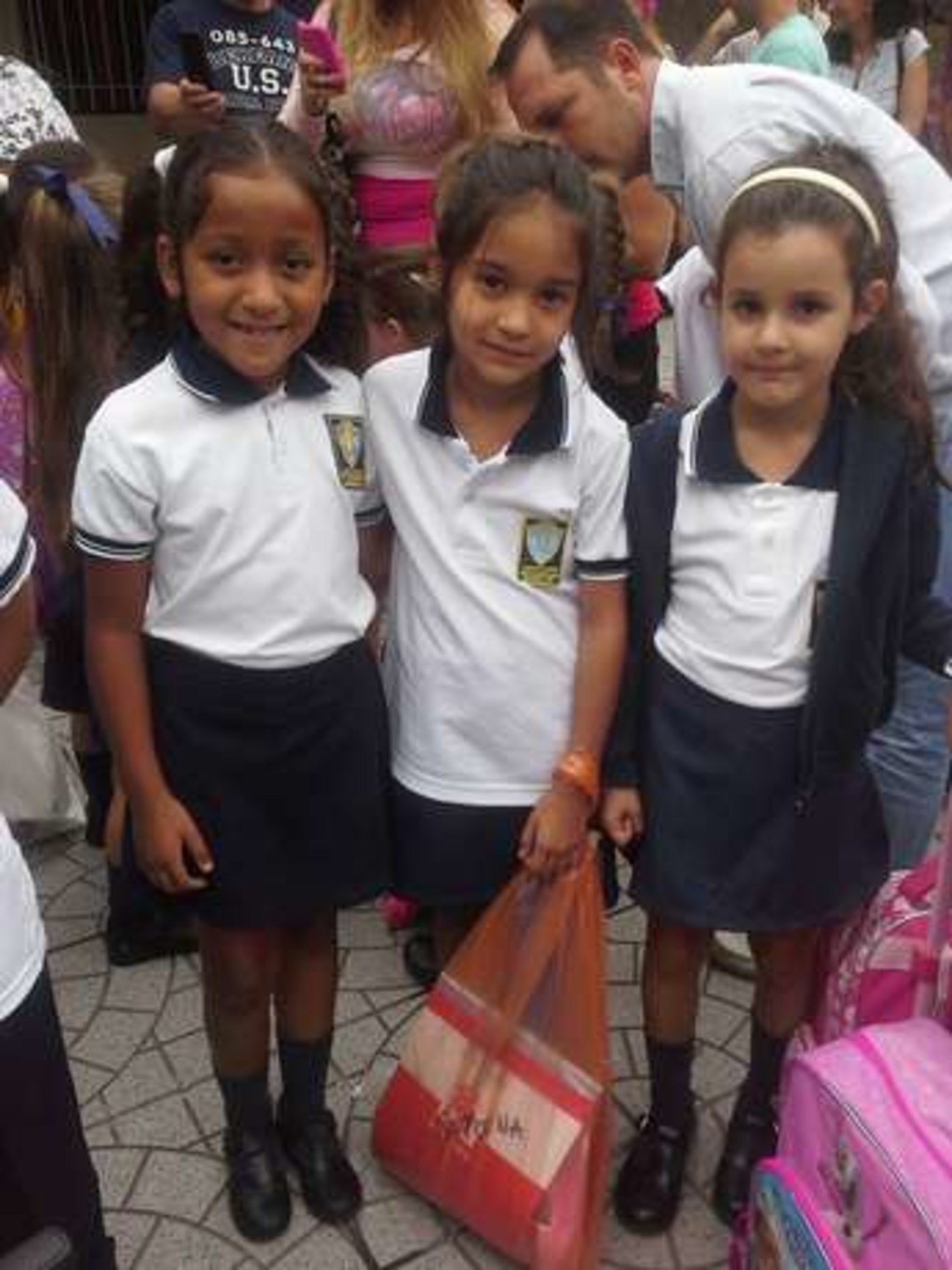 Primer día de clases. ..primer grado. ..bianca,  mara paz y magui. Colegio San Cayetano