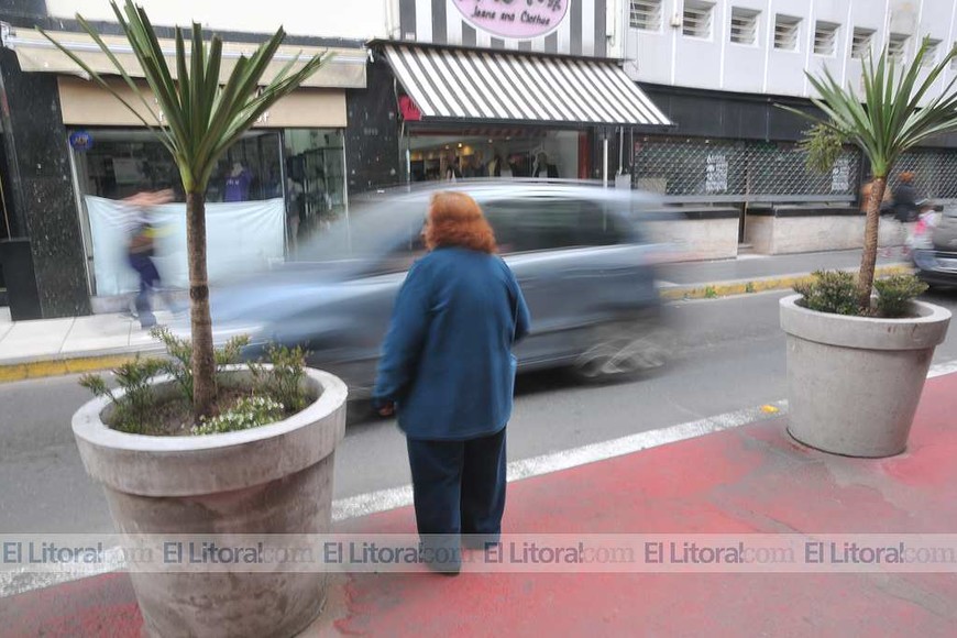 Problemas en calle Mendoza por semipeatonalización