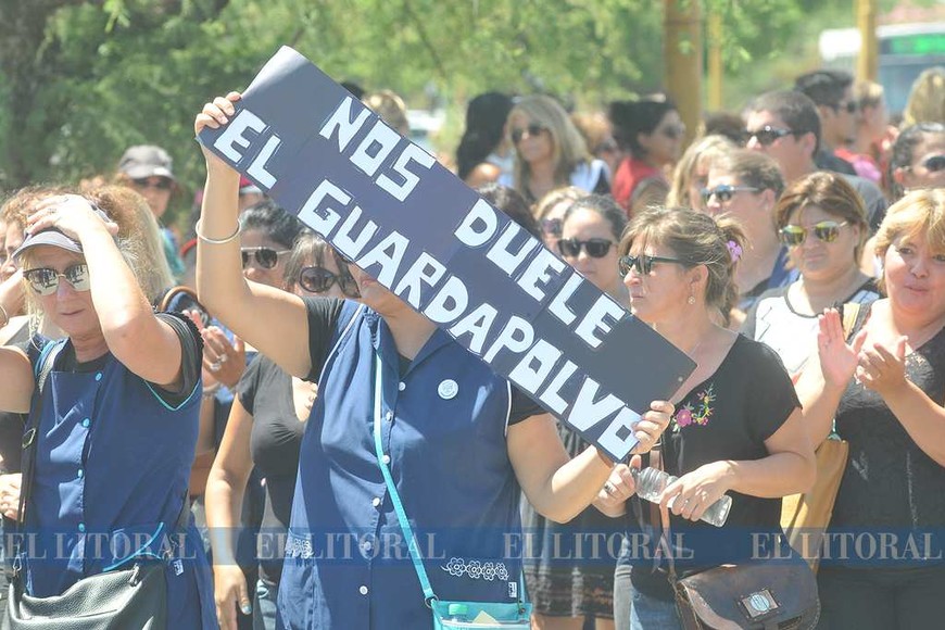 Marcha de docentes por el crimen de Vanesa Castillo