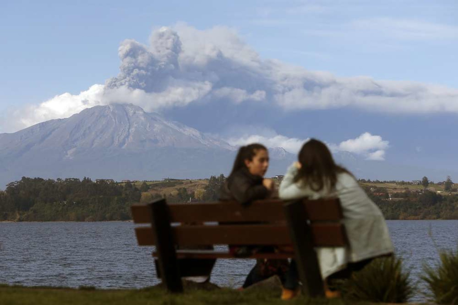 El volcán chileno Calbuco entró por tercera vez en erupción