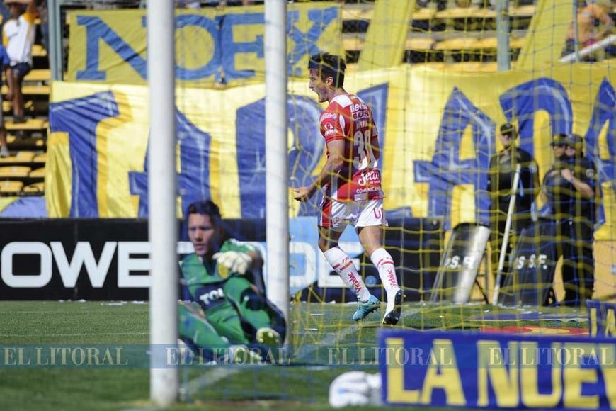 Unión goleó a Central en Rosario