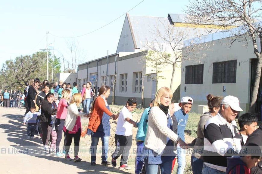 Abrazo a la Escuela Simòn Bolivar