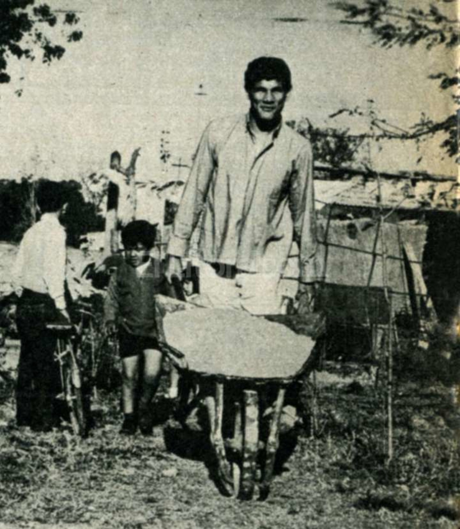 Levantó su casa ladrillo por ladrillo