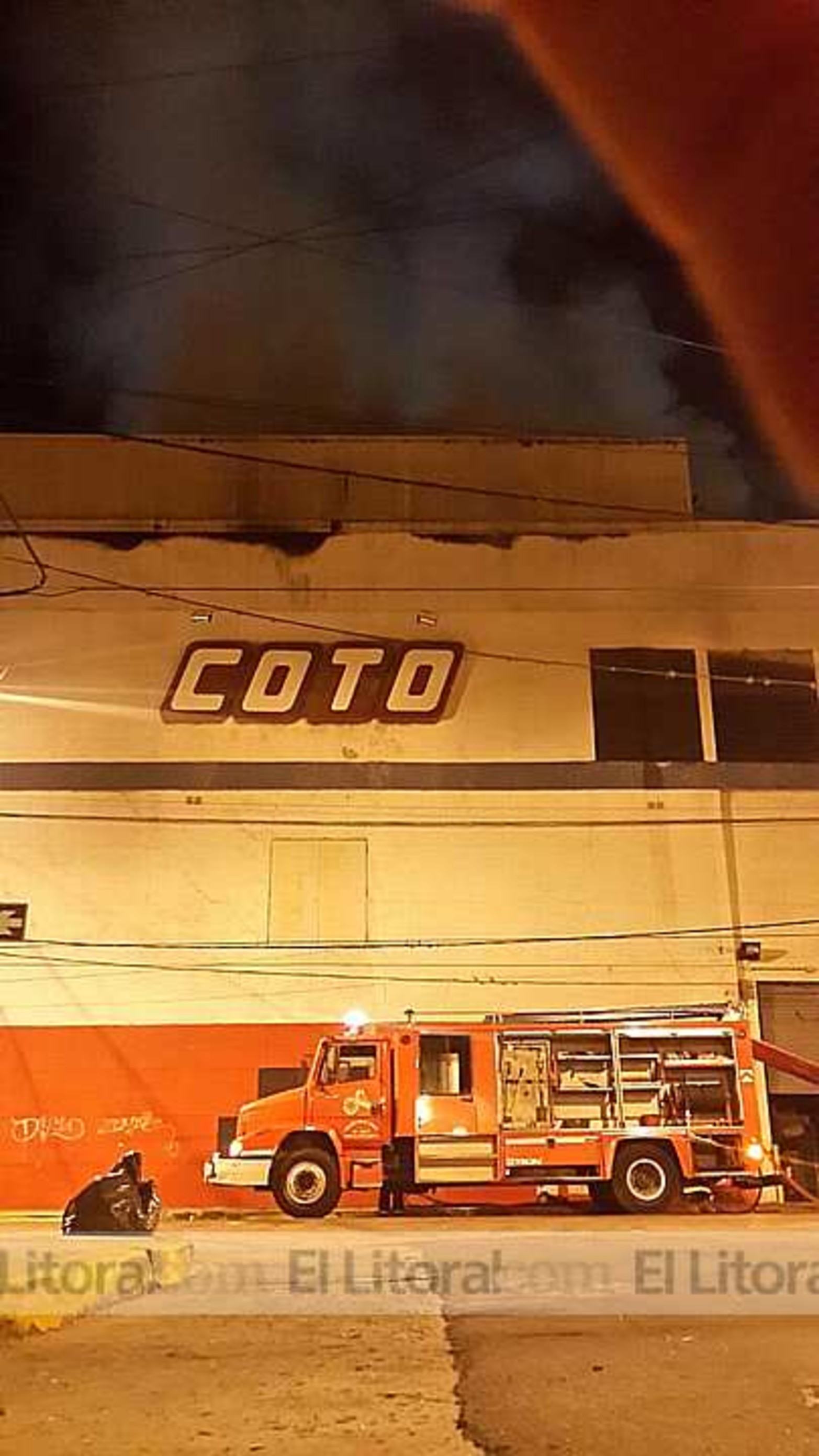 Voraz incendio en Coto