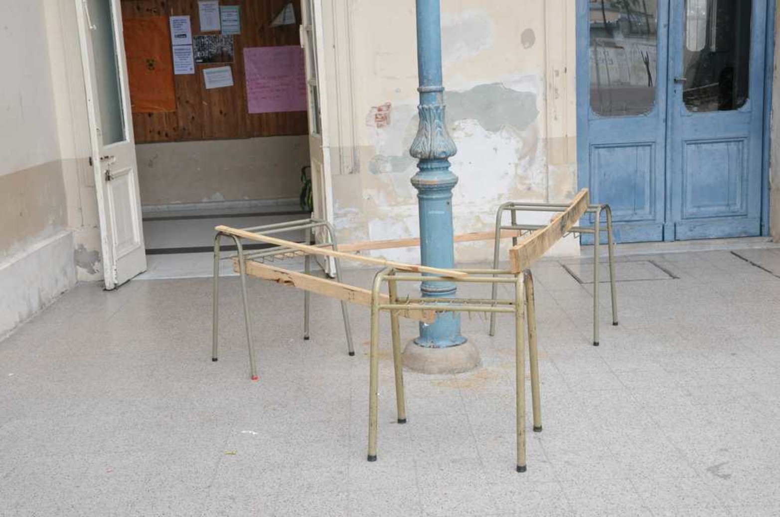 Recorrida por la escuela Bustos. Esperan que lleguen las refacciones