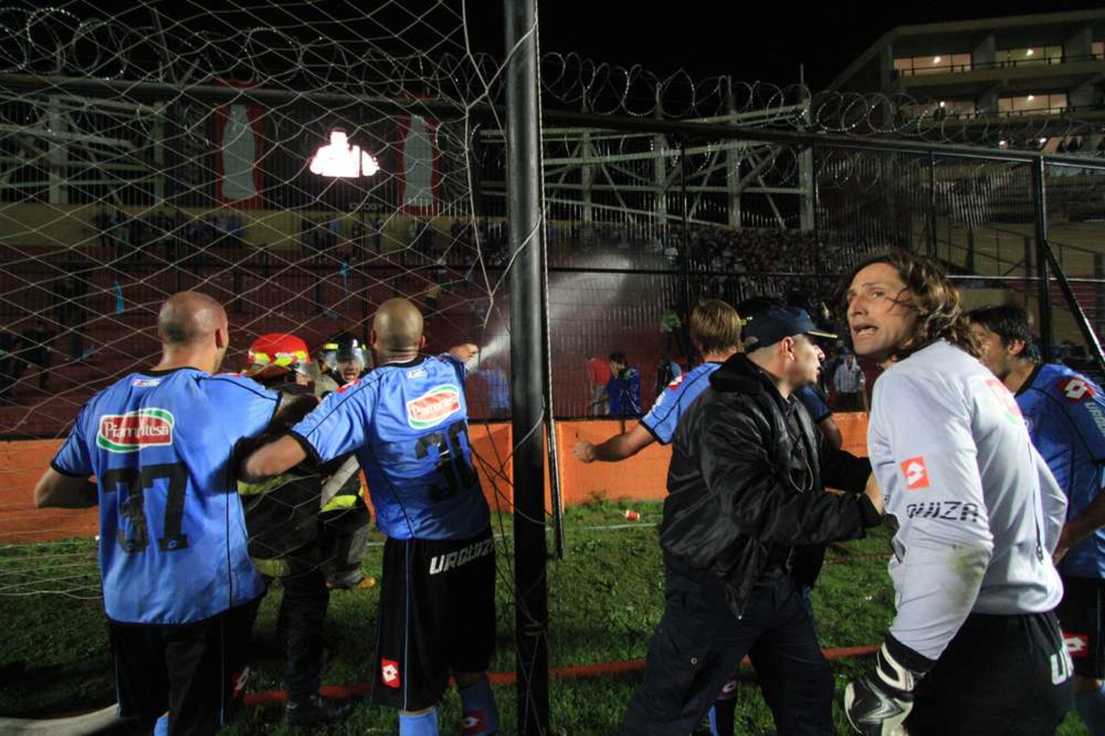 Incidentes en la cancha de Colón (Agosto 2012)