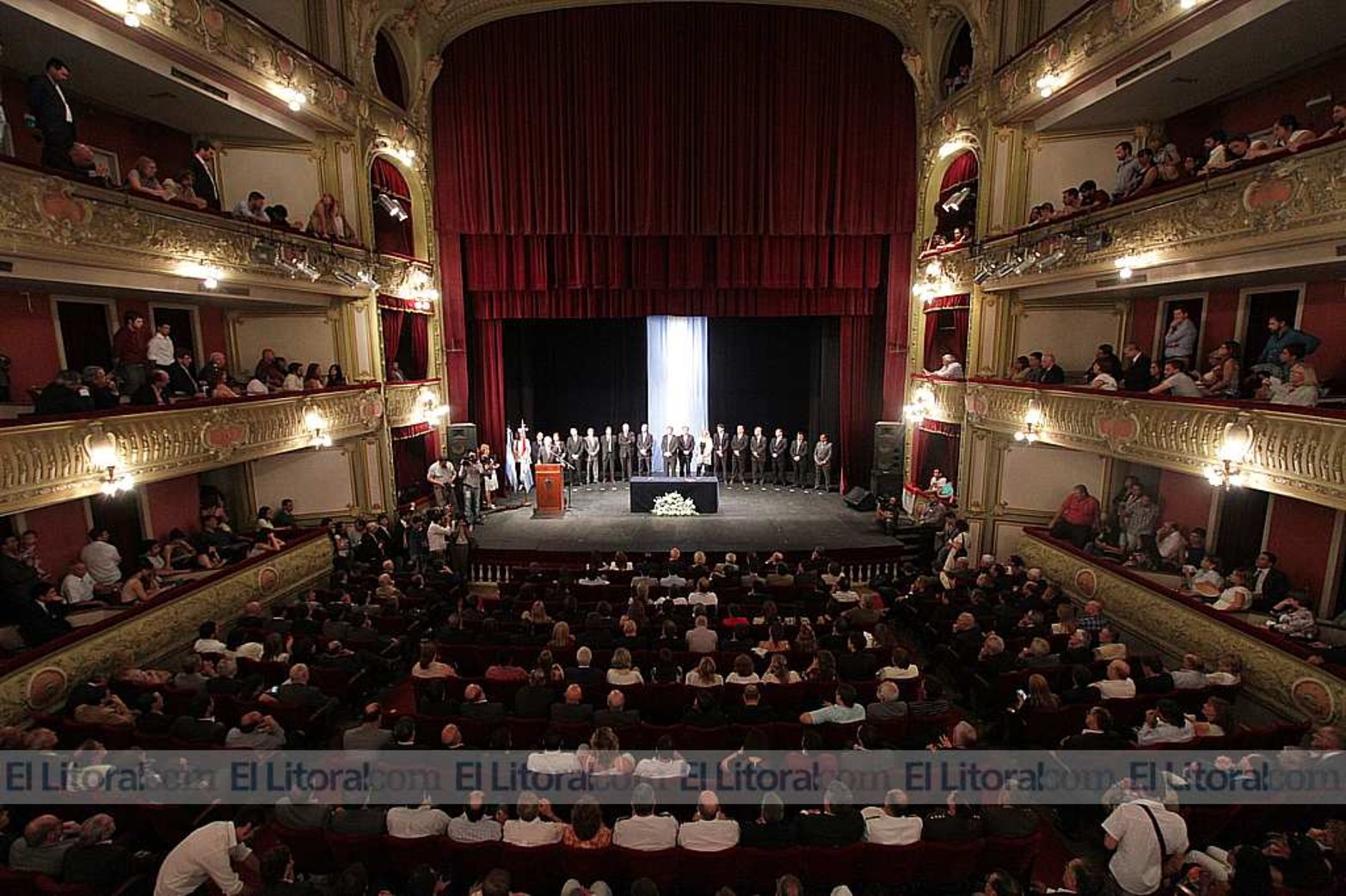 Jura de Ministros en Teatro municipal