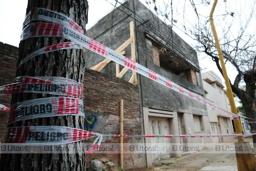 B° Candioti Sur: abandonan casas por peligro de derrumbe