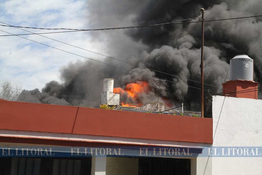 Incendio deposito en Facundo Zuviría