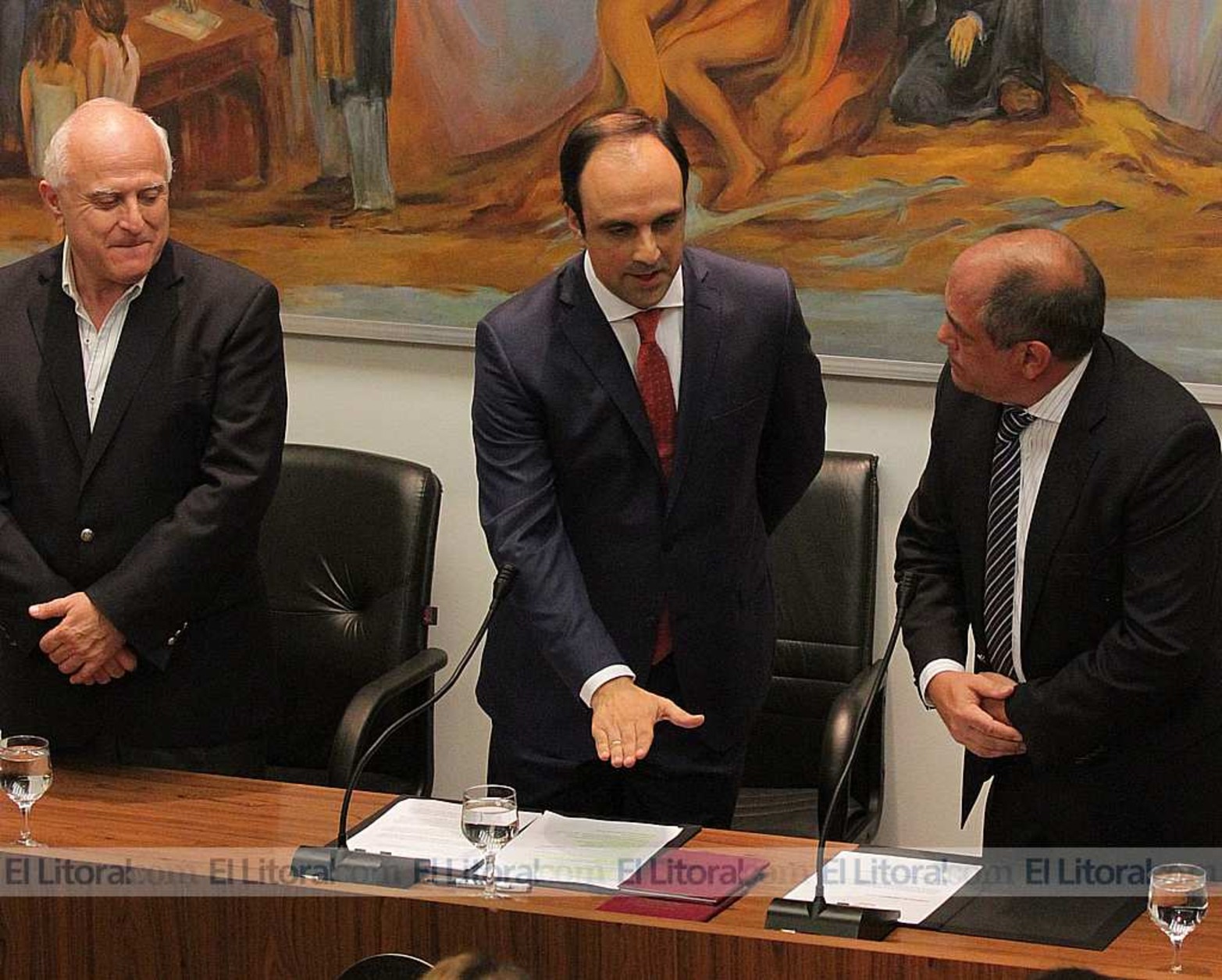 El Presidente del Concejo Leandro Simoniello le tomó juramento. En el estrado también estuvo el gobernador Miguel Lifschitz