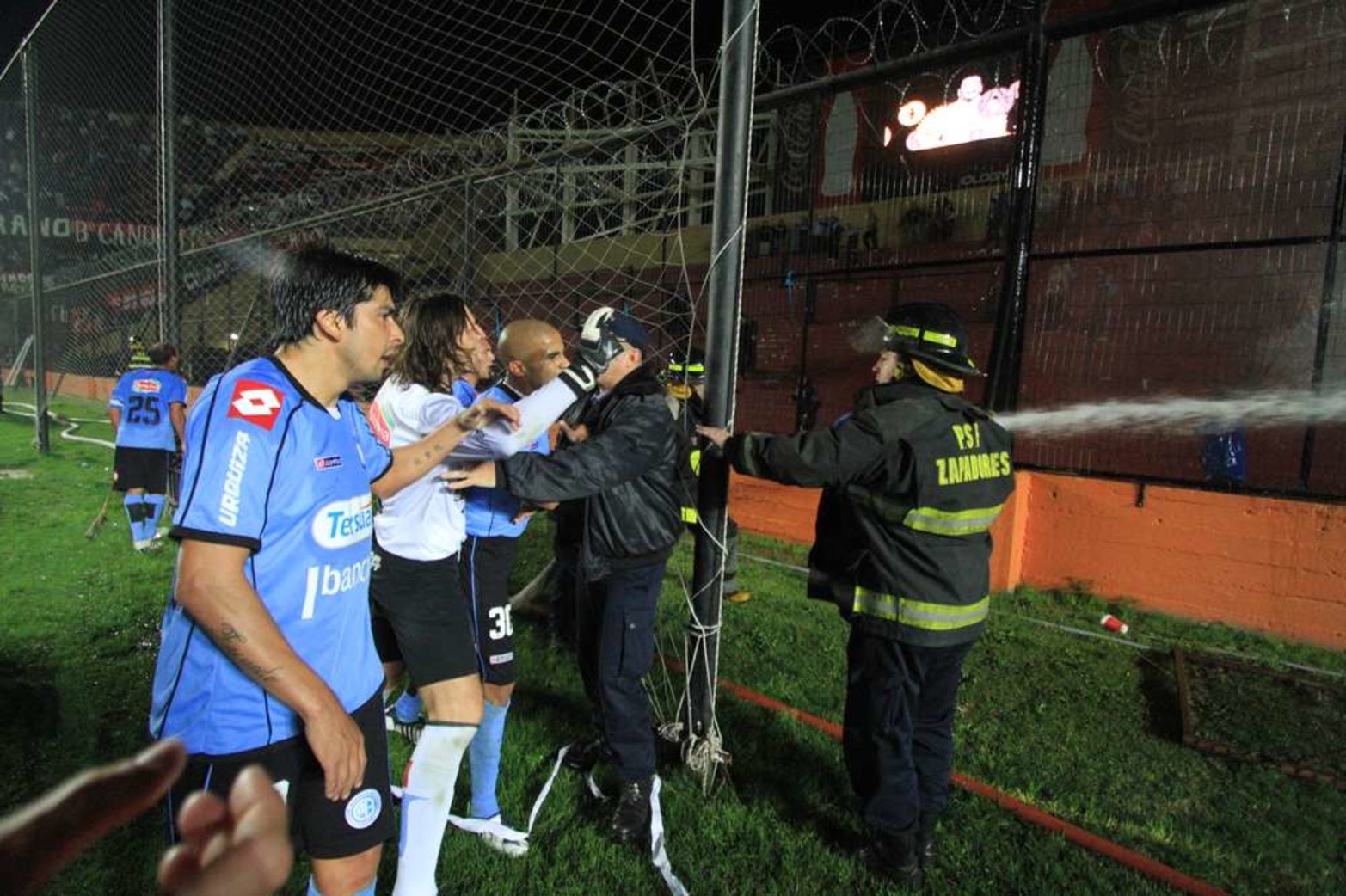 Incidentes en la cancha de Colón (Agosto 2012)
