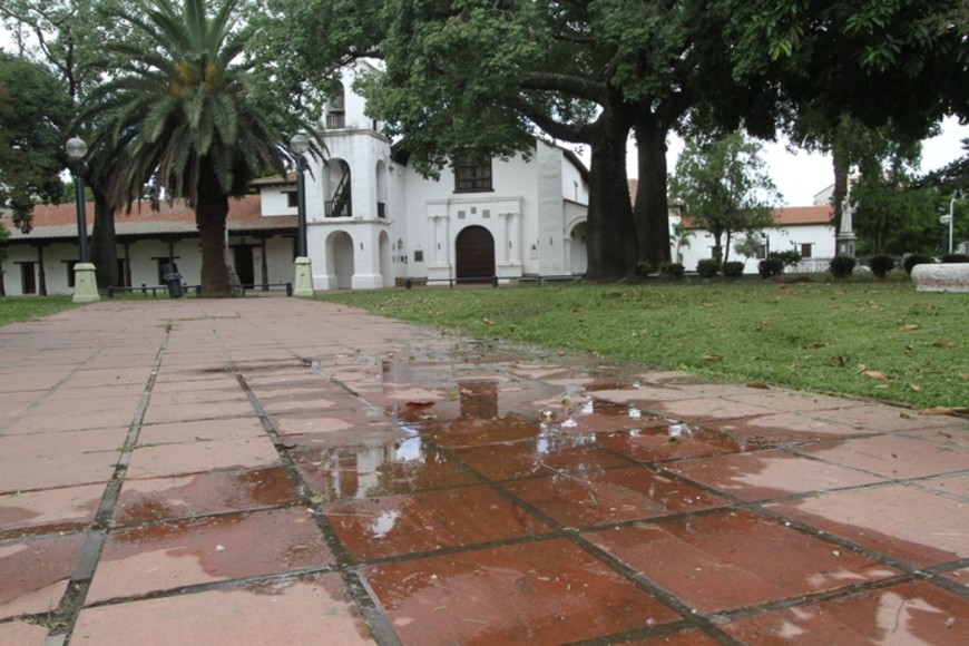 Sin baños públicos en el Paseo de las Tres Culturas