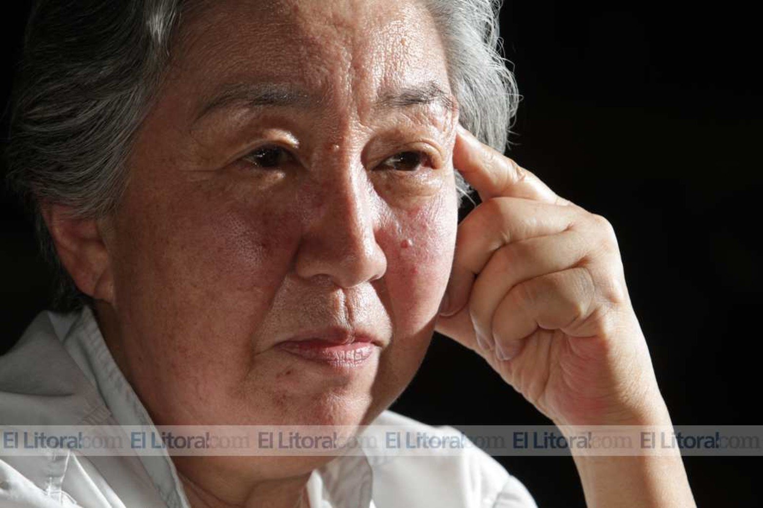 La cordialidad de Amelia para recibir a sus clientes es una característica del antiguo bar