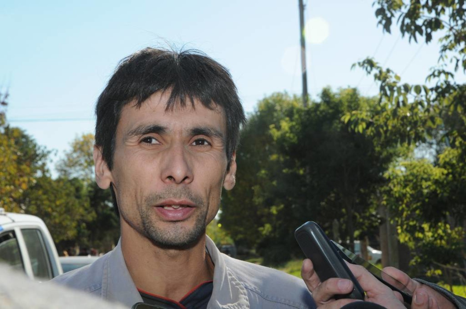 Este empleado municipal de recolección de residuos entró a la obra para orinar y se topó con el cadáver.