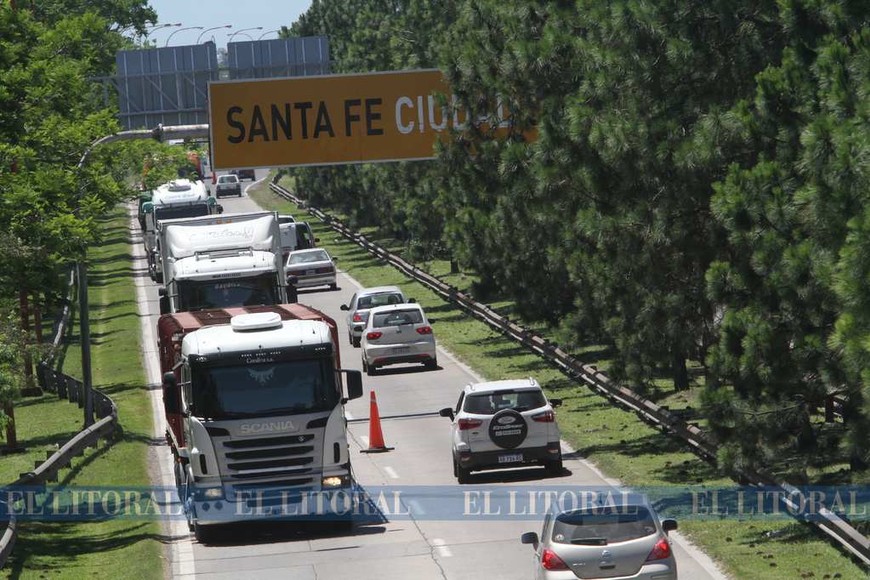Habilitan en hora pico un tercer carril hacia Paraná
