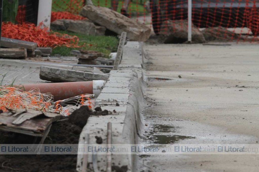 La calle quedó mas alta que los desagues pluviales