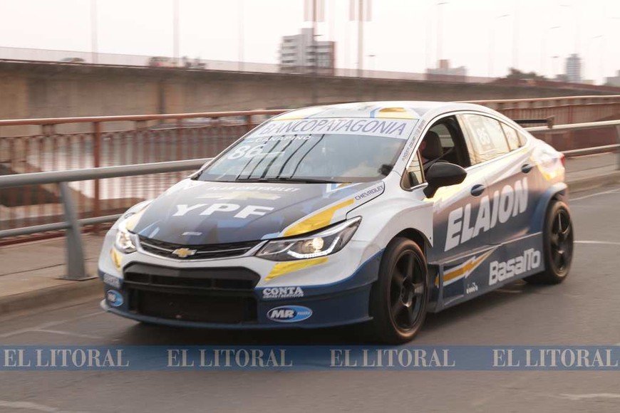 Los autos del Súper TC2000 rugieron en el Puente Colgante