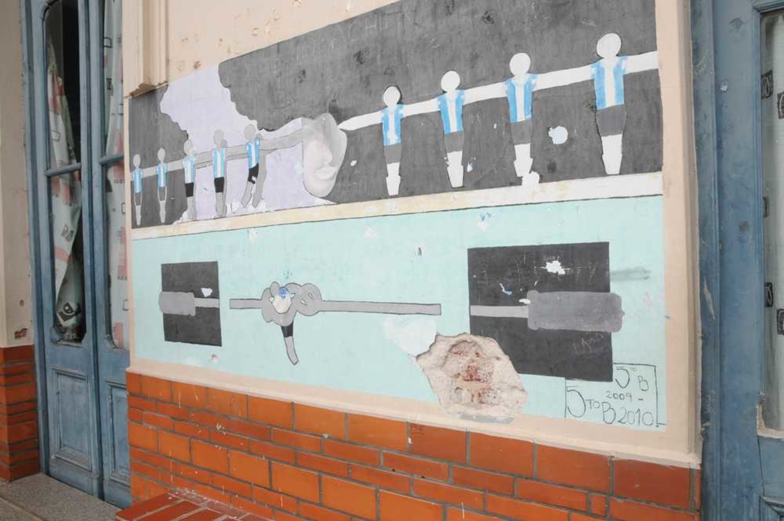 Recorrida por la escuela Bustos. Esperan que lleguen las refacciones