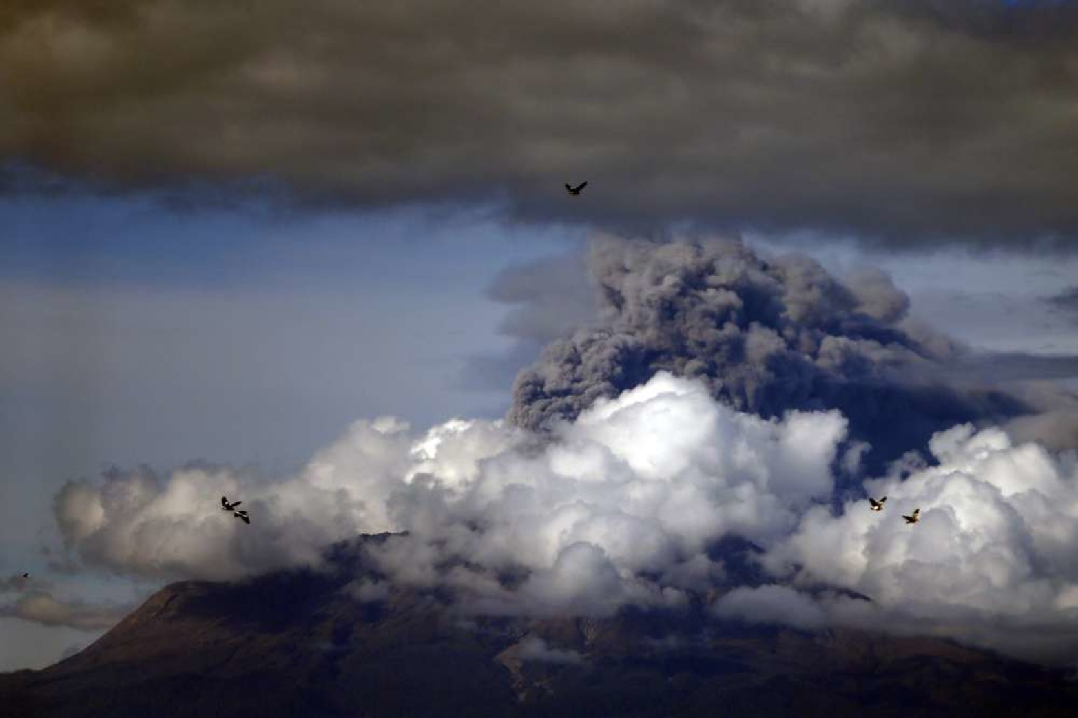 El volcán chileno Calbuco entró por tercera vez en erupción