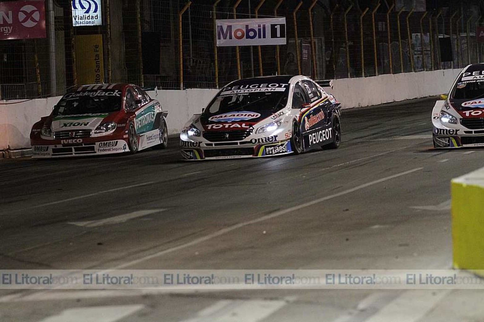 Secuencia de sobre paso de Ardusso en la esquina de Lisandro de La Torre