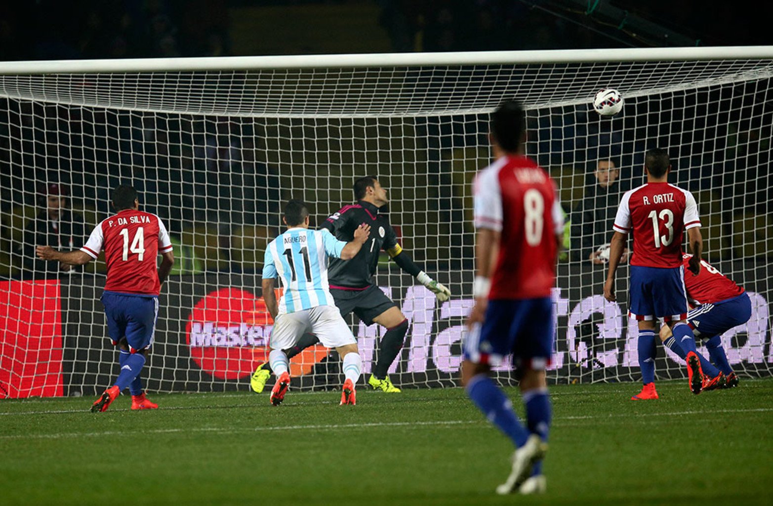 Agüero y otra conquista con la celeste y blanca.