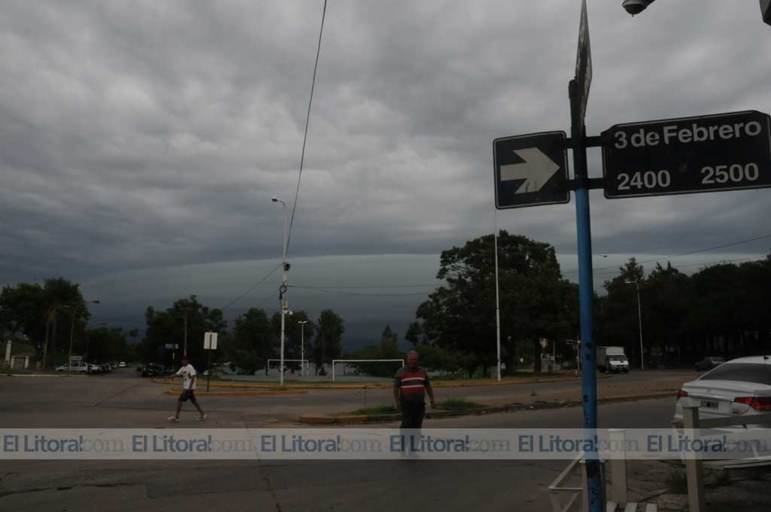 Esquina de 3 de Febrero y Cruz Roja - Parque del Sur