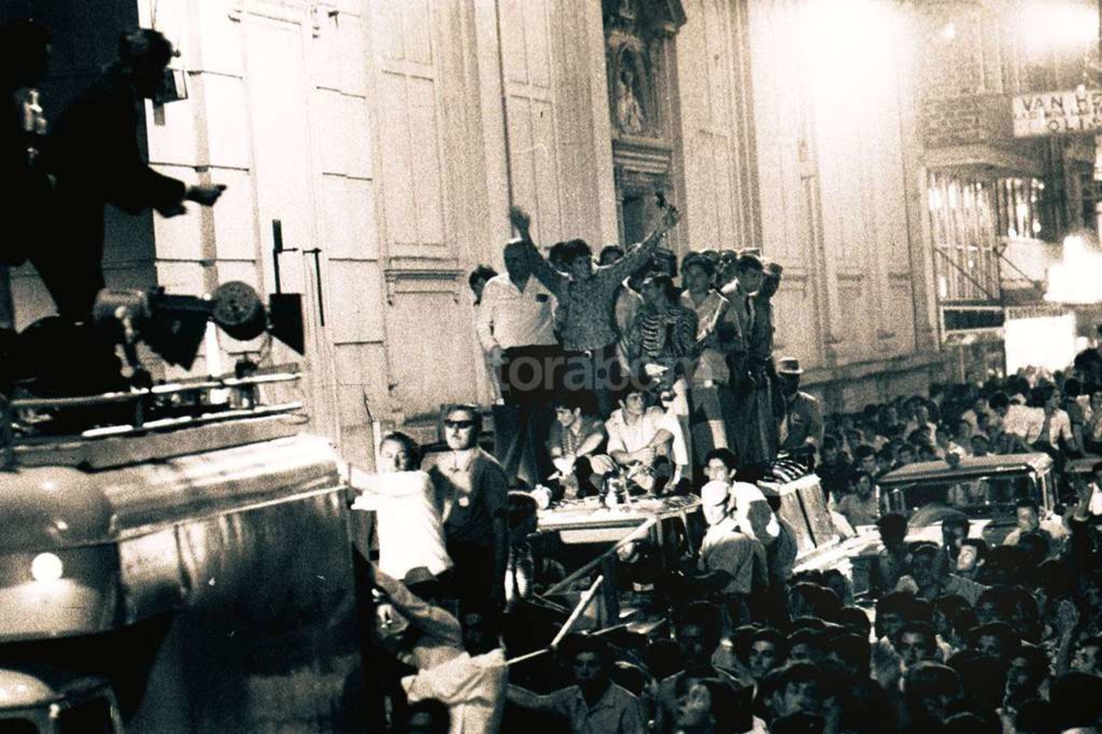 Así fue el recibimiento a Monzón por las calles de Santa Fe.