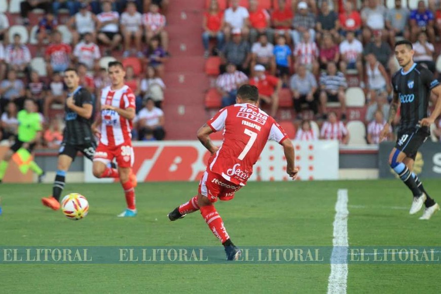 Unión goleó a Atlético Tucumán