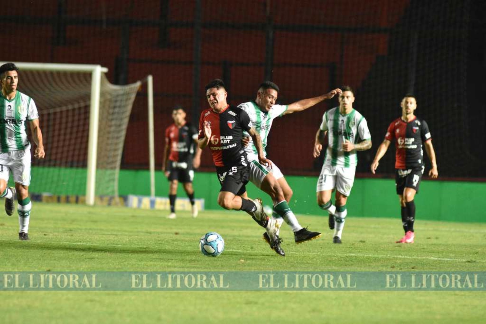 Banfield le ganó a Colón y lo dejó fuera de toda chance de pelear por un lugar en la final que otorga un lugar para la Copa Libertadores.