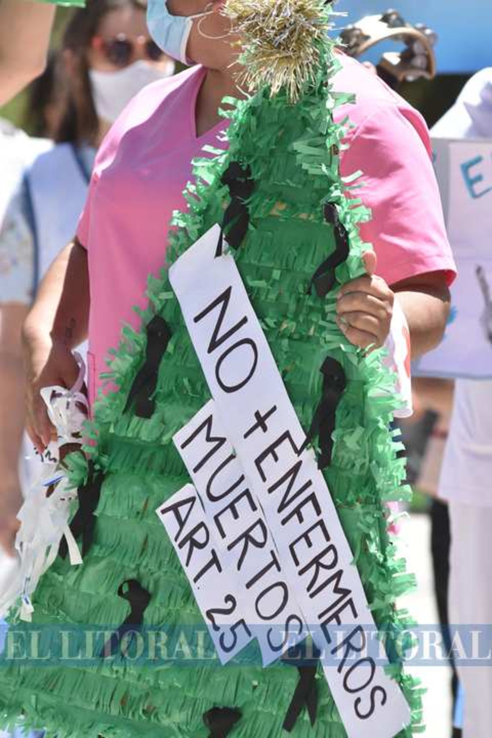 Enfermeros de toda la provincia, una vez más, reclamaron al Poder Ejecutivo que reglamente el Artículo 25 de la ley 12.501 que los reconoce como "personal de alto riesgo".