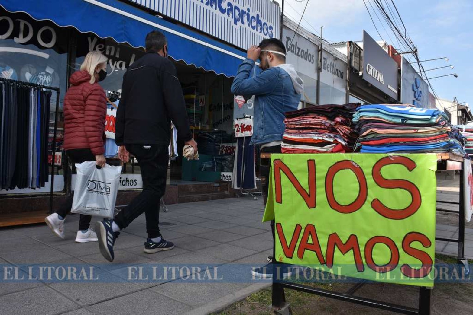 11 de septiembre. Un comercio de avenida Aristóbulo del Valle colocó este particular cartel.