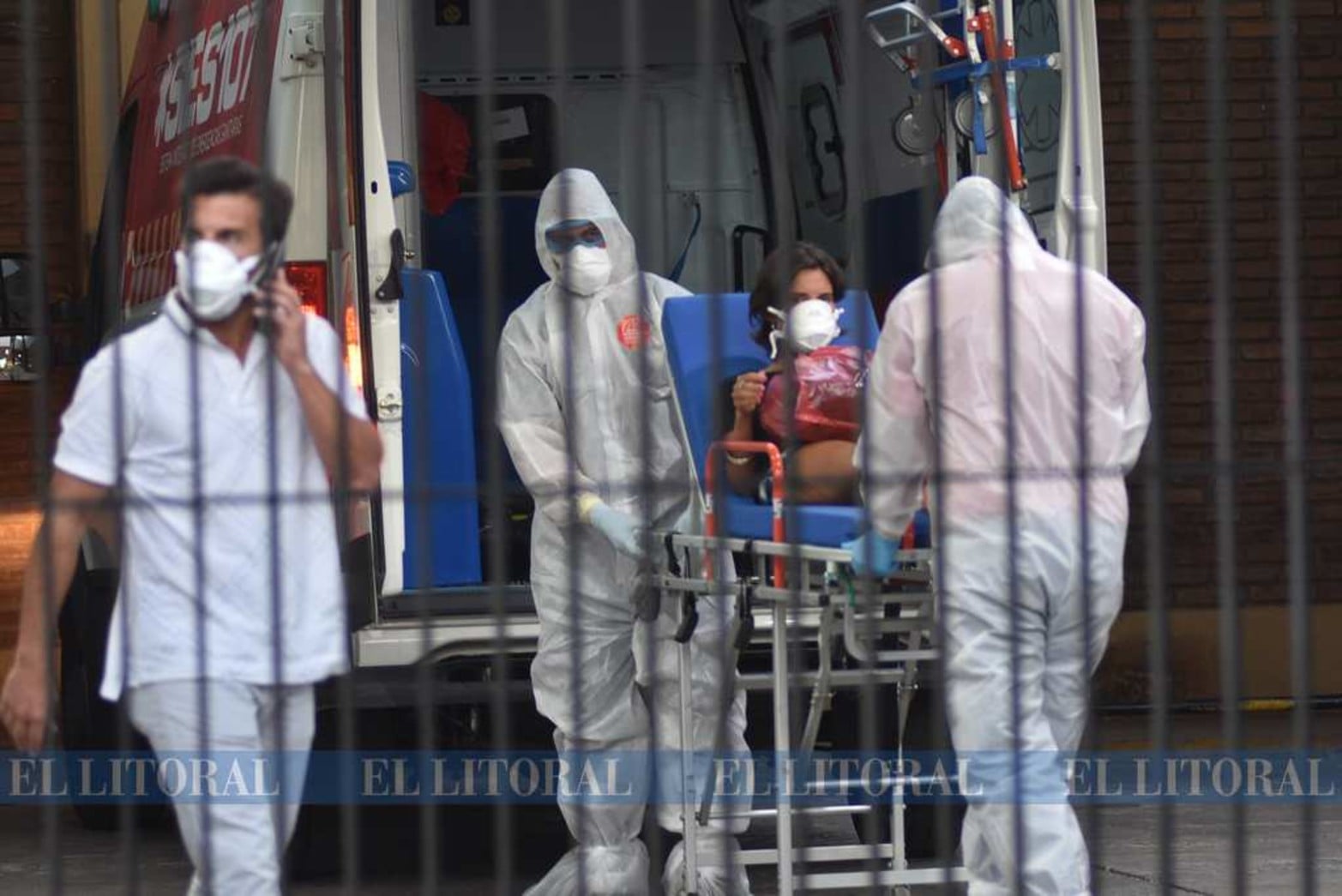 El primer caso en la ciudad. En el Hospital Cullen arribó la joven que había llegado del exterior. Su estado de salud evolucionó muy bien