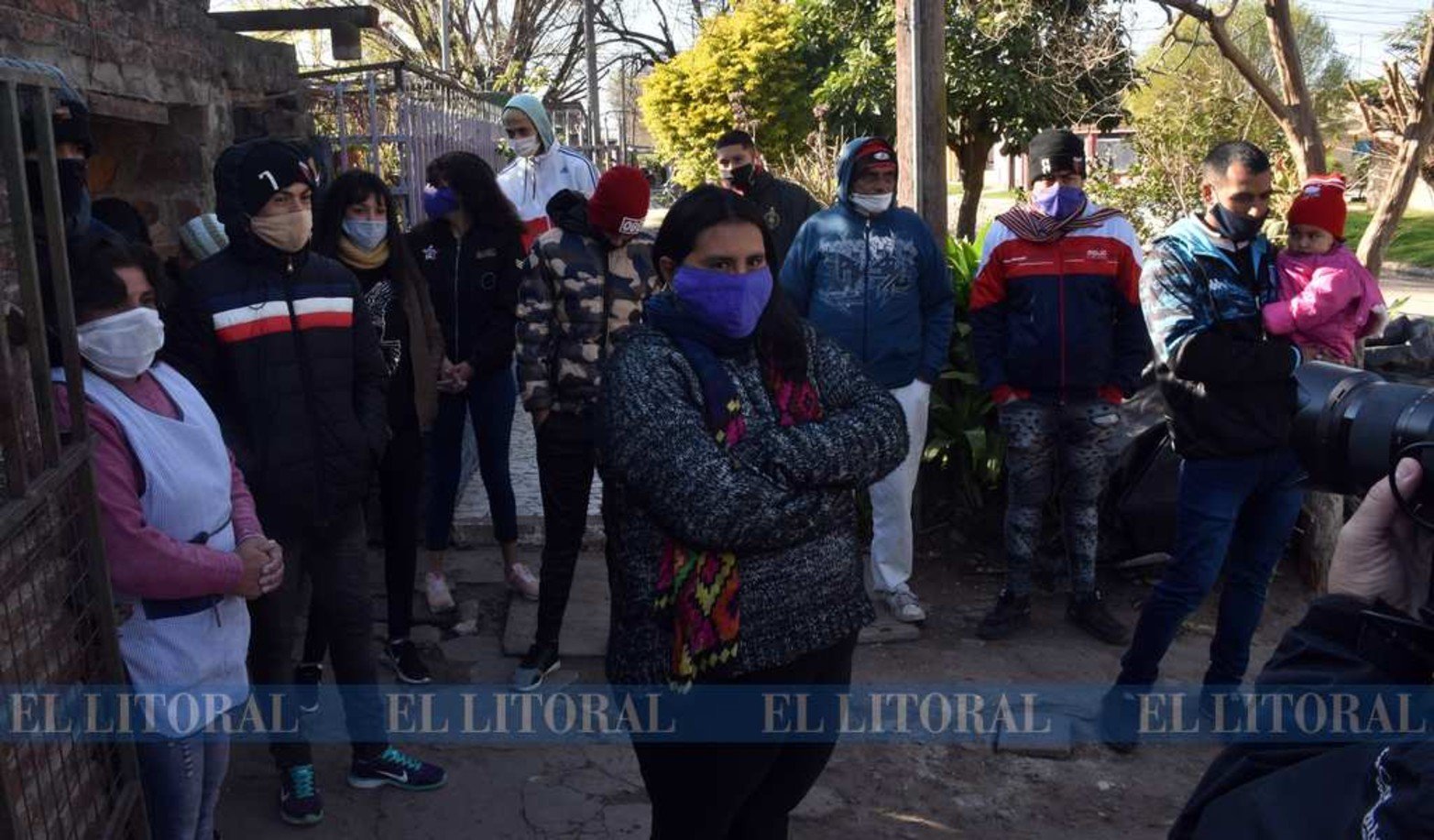 Isolina Rolón y el equipo que cada día solidariamente trabajan en pos de brindar comida para los ciudadanos que han caído en la pobreza.