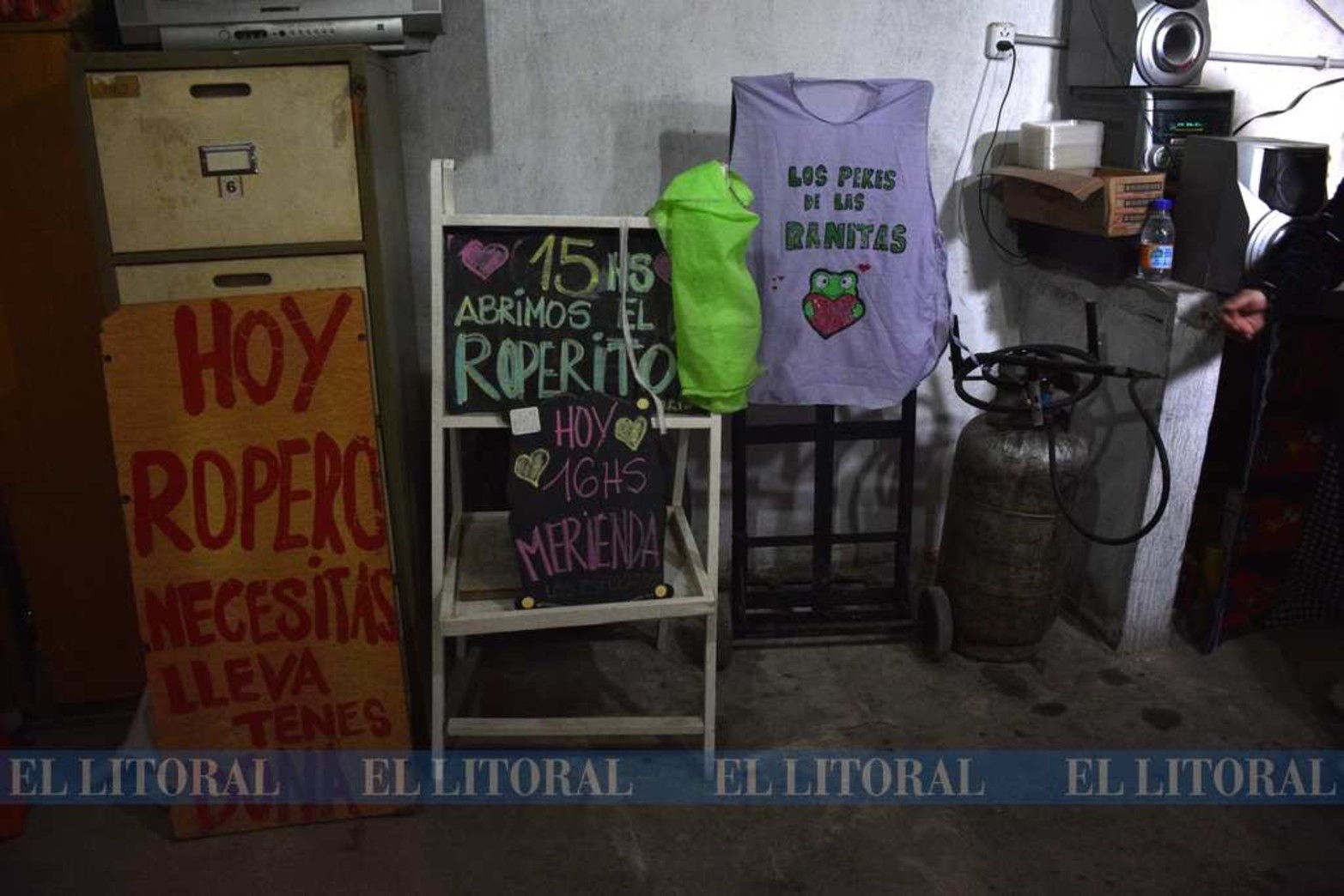 Dos veces por semana brinda un merendero y es a noche. Hace cinco años que funcionan.