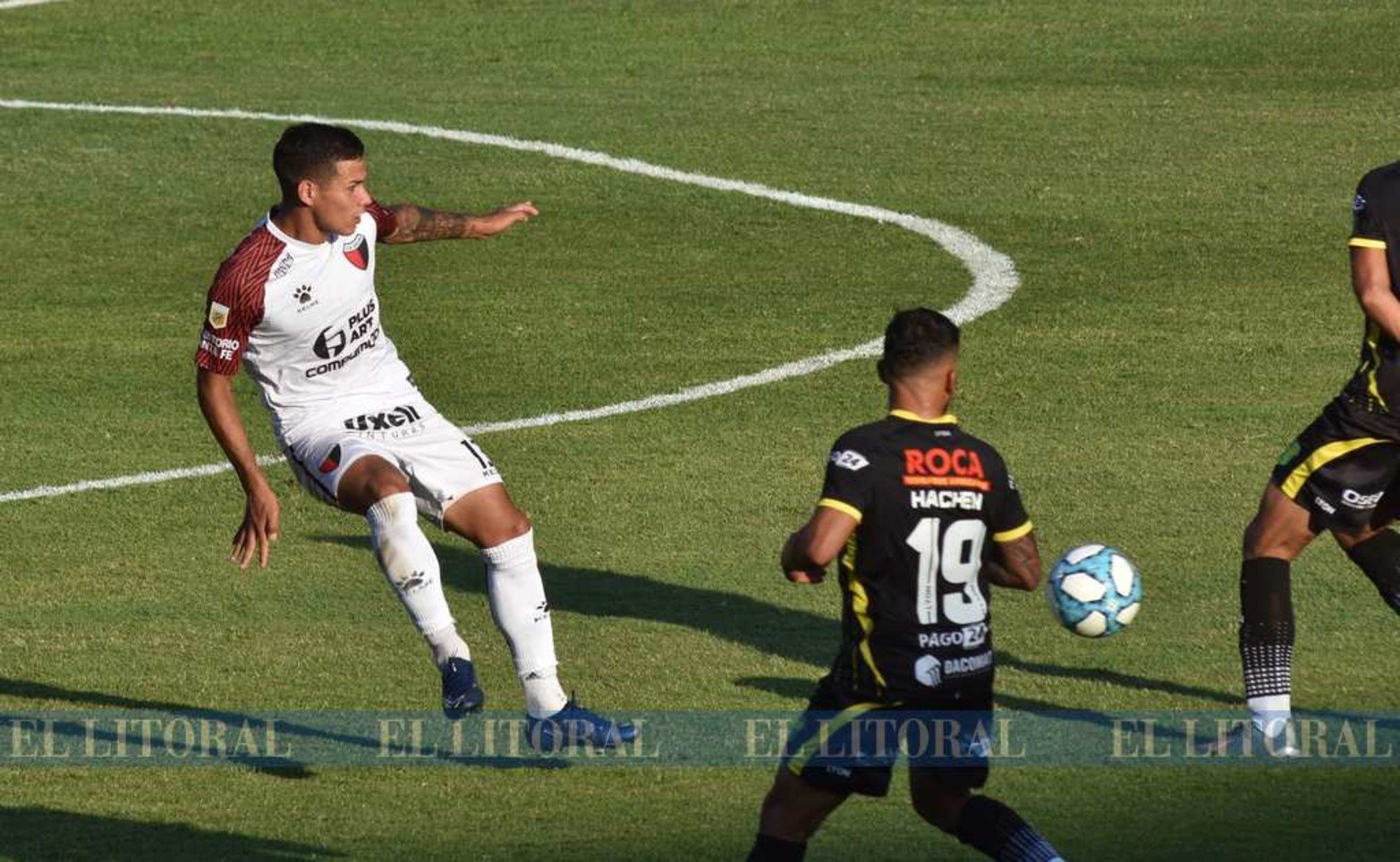 El error del defensor Vigo terminó en un mano a mano que salvó Burian.