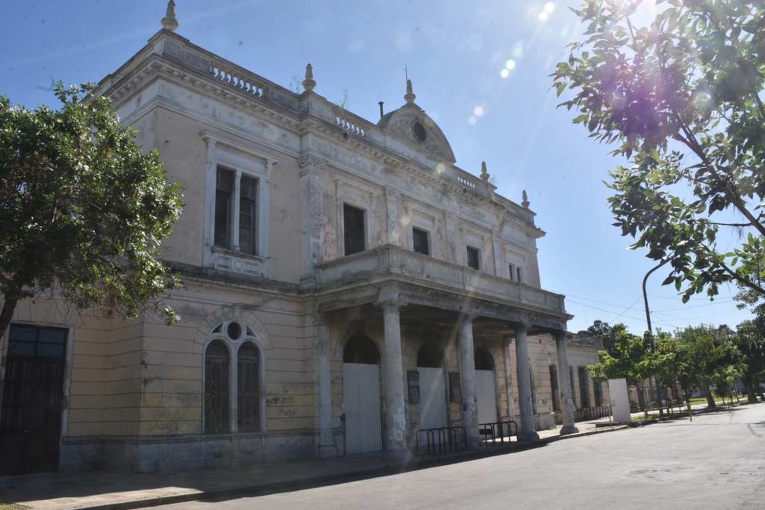 Restaurarán la ex-estación Mitre. El municipio presentó el proyecto para recuperarla y se estima una inversión de 130 millones de pesos. Se trata de un plan integral que, a largo plazo, propone revalorizar no sólo el edificio sino todo el parque circundante.