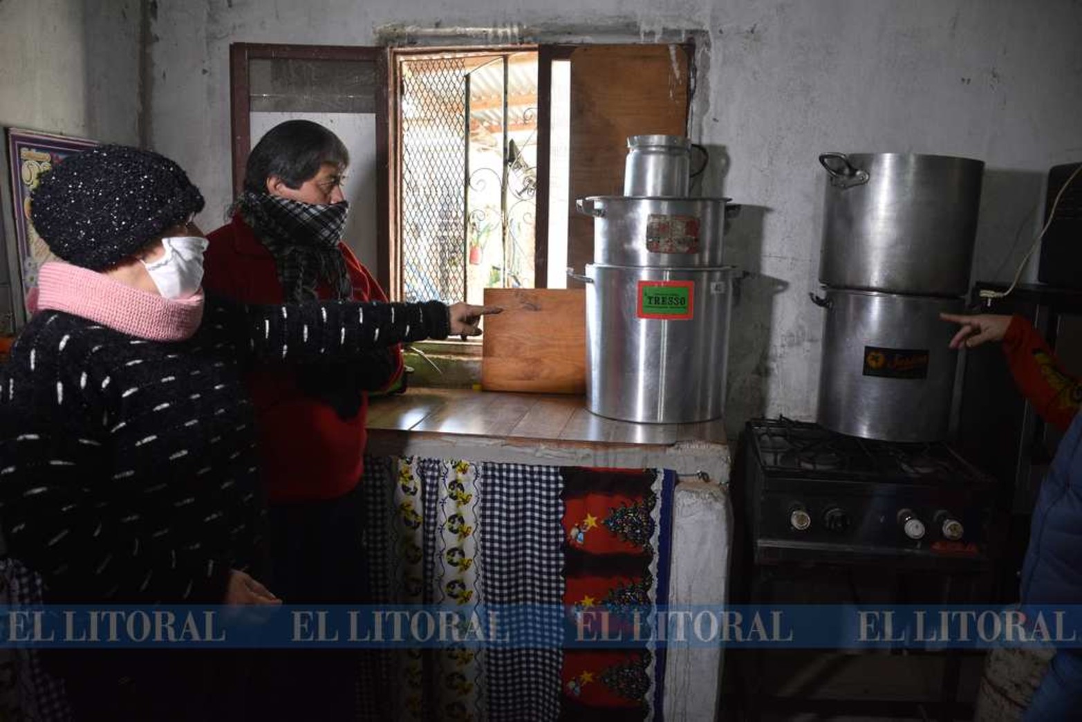 Dos veces por semana brinda un merendero y es a noche. Hace cinco años que funcionan.